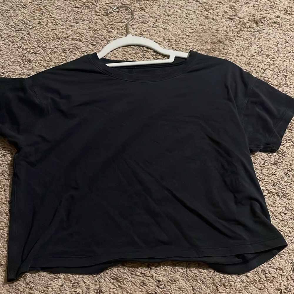 lululemon size 4 all yours cropped tee shirt in black